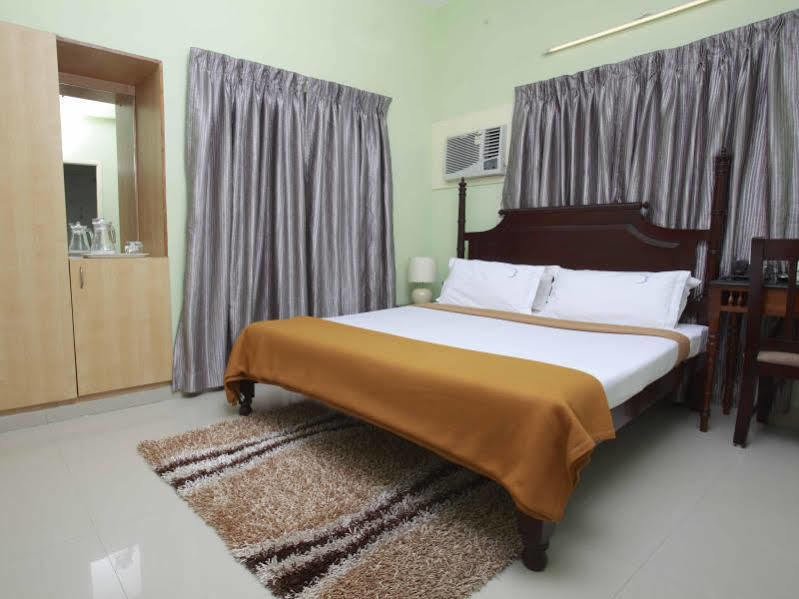 Hotel Crescent Inn Chennai Extérieur photo