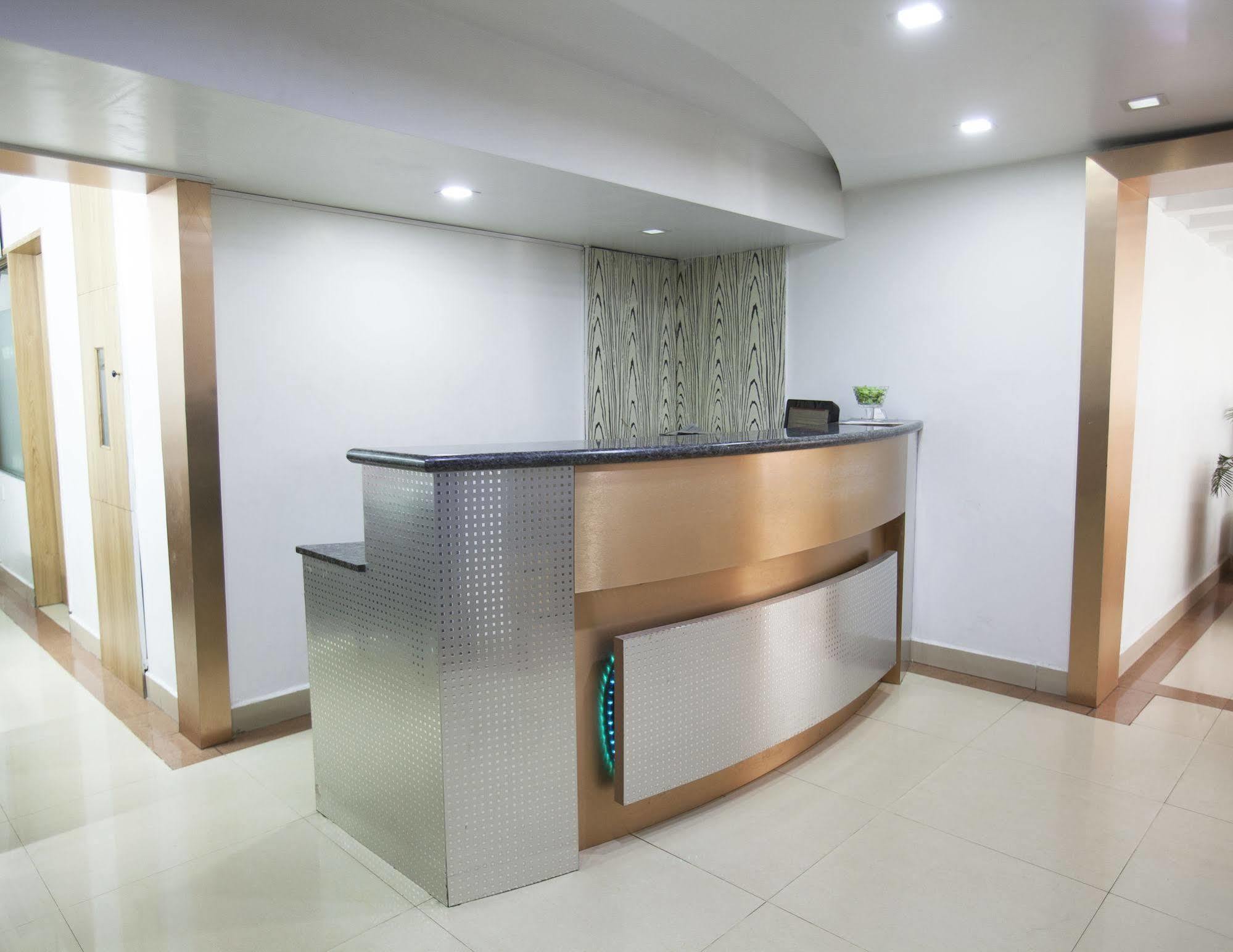 Hotel Crescent Inn Chennai Extérieur photo