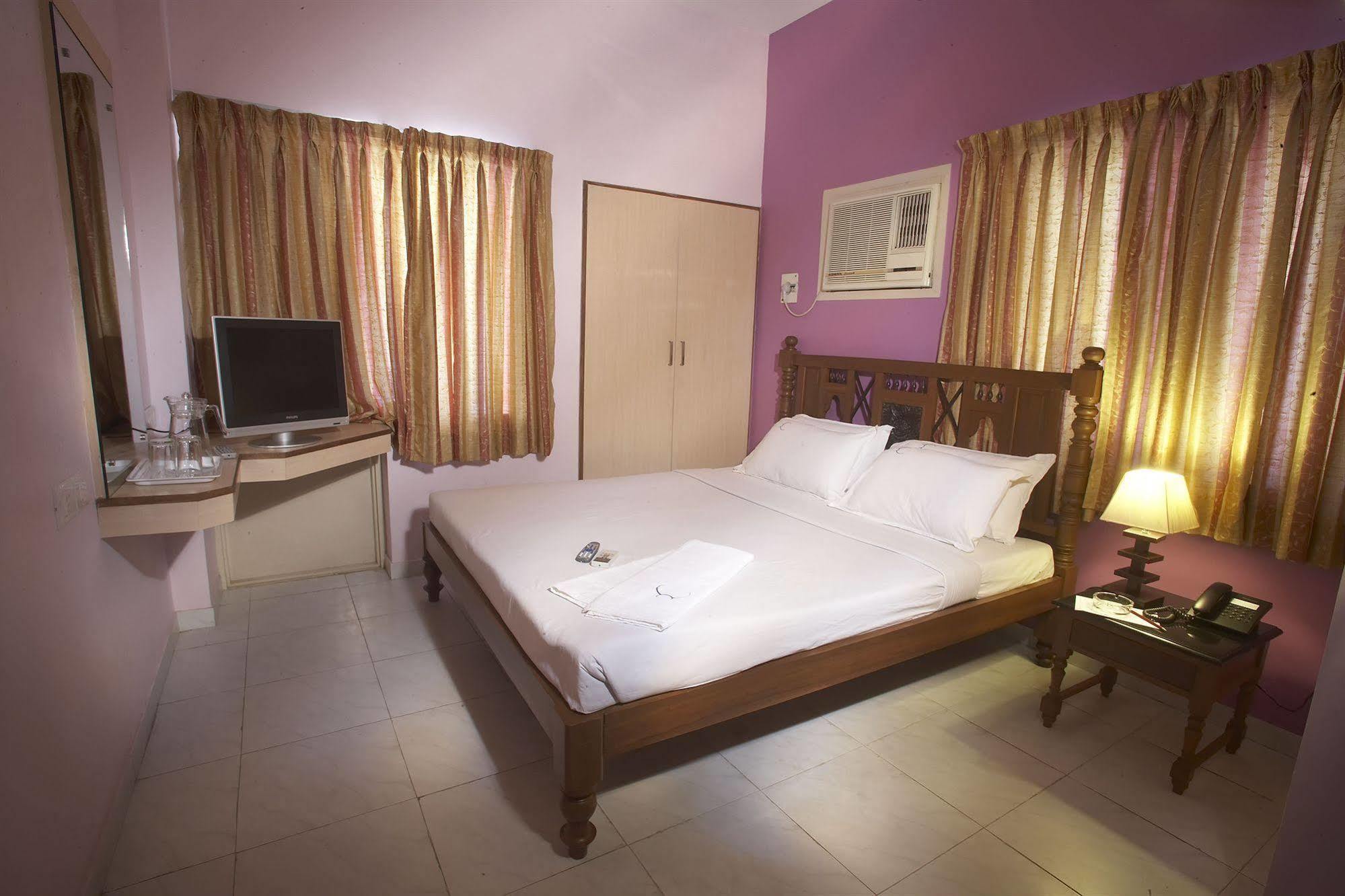 Hotel Crescent Inn Chennai Extérieur photo