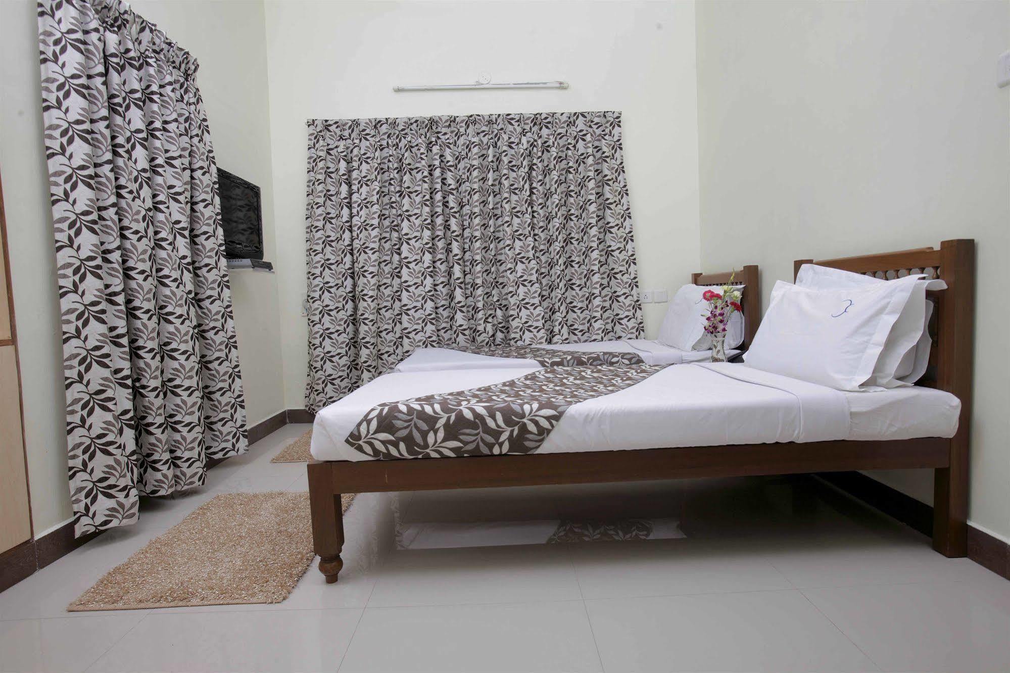 Hotel Crescent Inn Chennai Extérieur photo