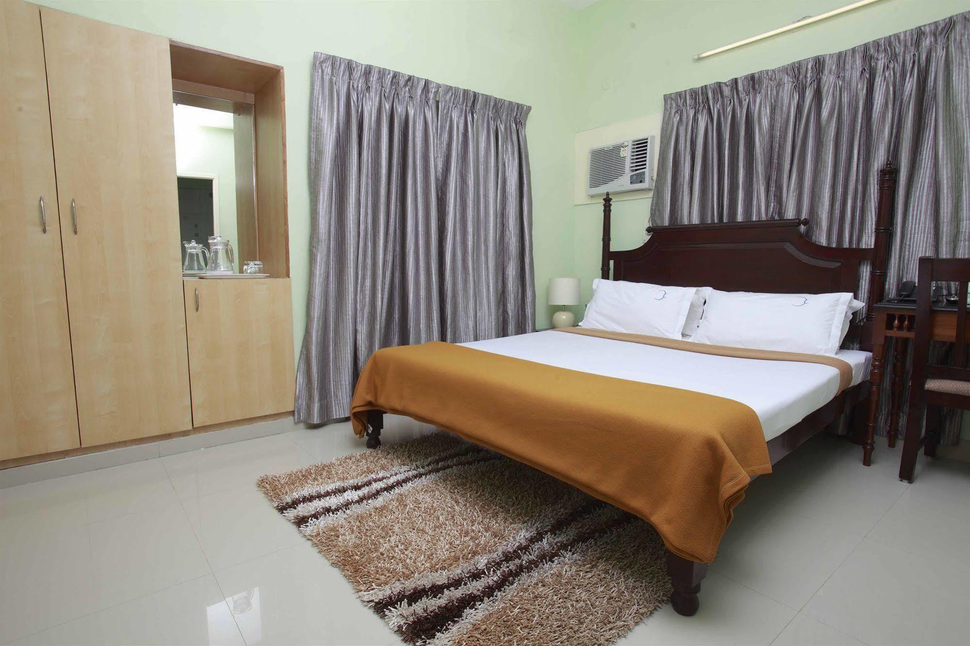 Hotel Crescent Inn Chennai Extérieur photo