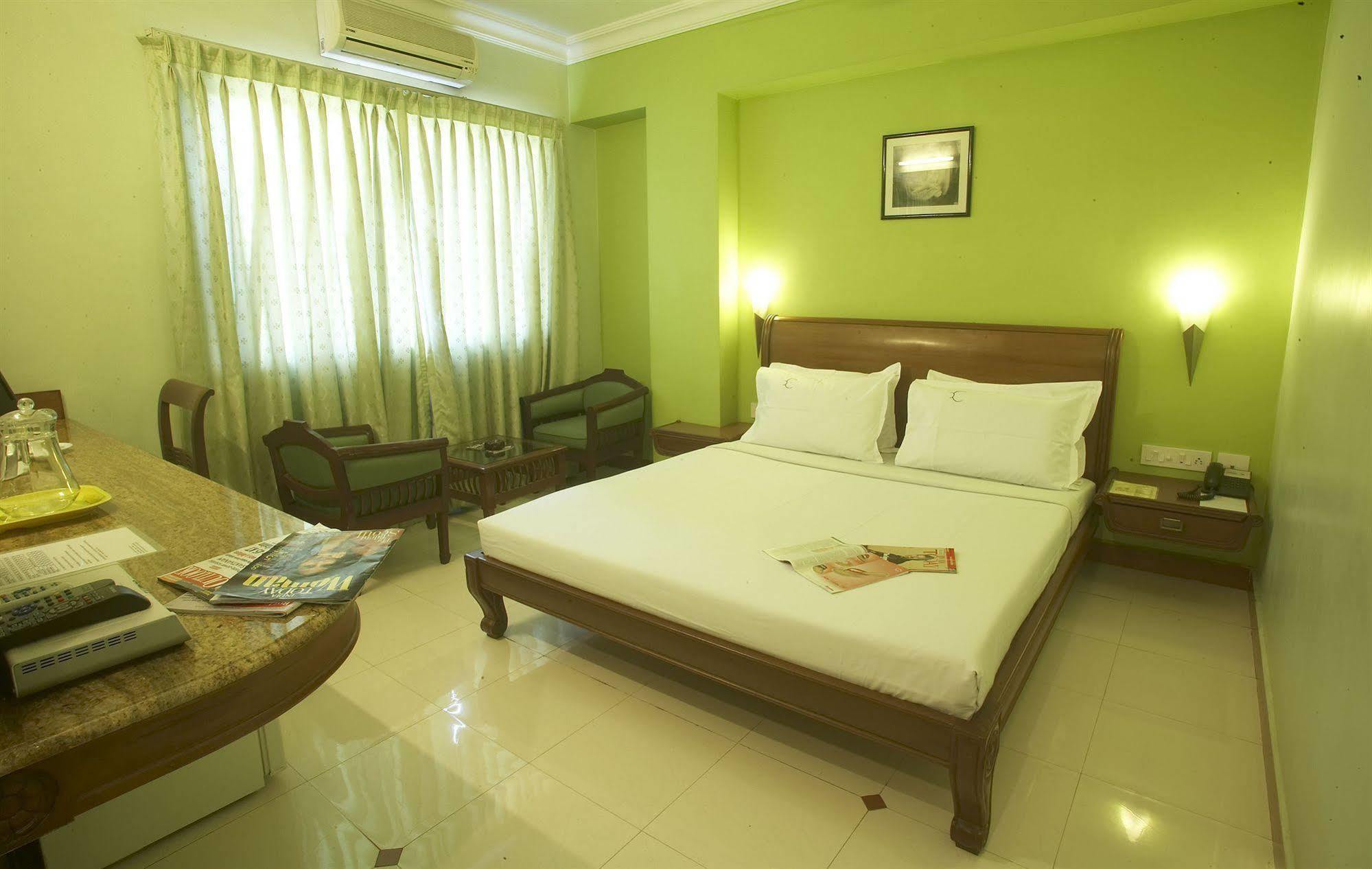 Hotel Crescent Inn Chennai Extérieur photo